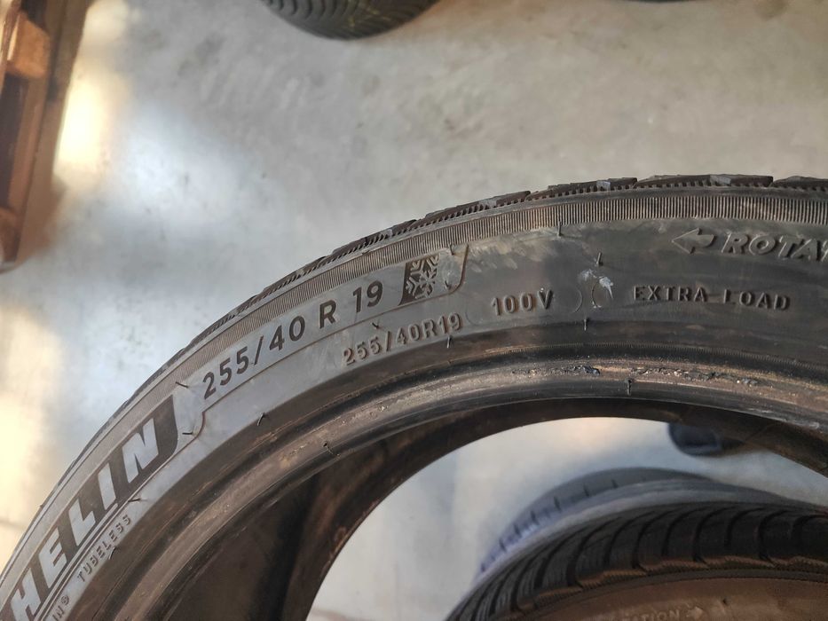 2бр.зимни гуми 255/40/19 Michelin