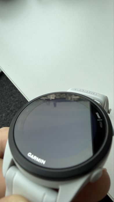 Garmin forerunner 165 бял