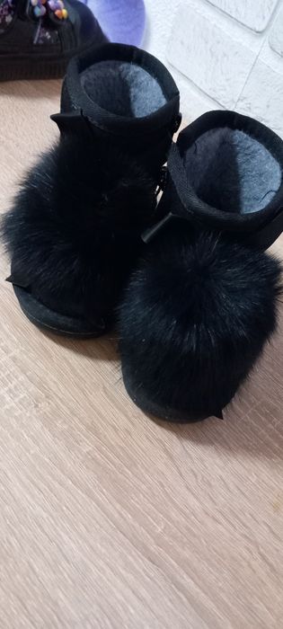 Продам детские угги