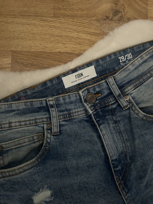 Маркови дънки за младеж