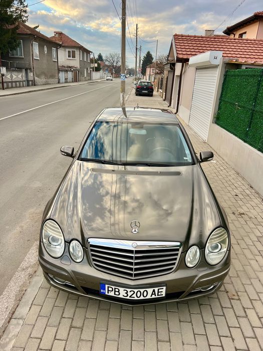 Супер запазен Мерцедес W211 - 2007 г.