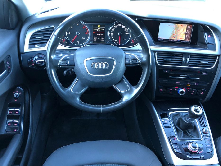 Audi A4 a an fabricatie 03/2013 motor 2.0tdi 136 cp climatronic  navigatie  jante carlig euro 5
---km 234000 carte service carpass
---navigatie