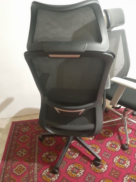 Продаются офисное кресло в рабочем состоянии.