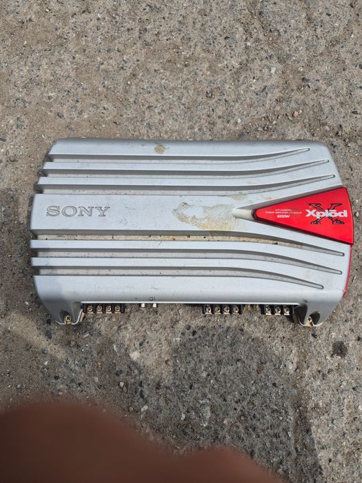 Продам сабвуфер с усилителем