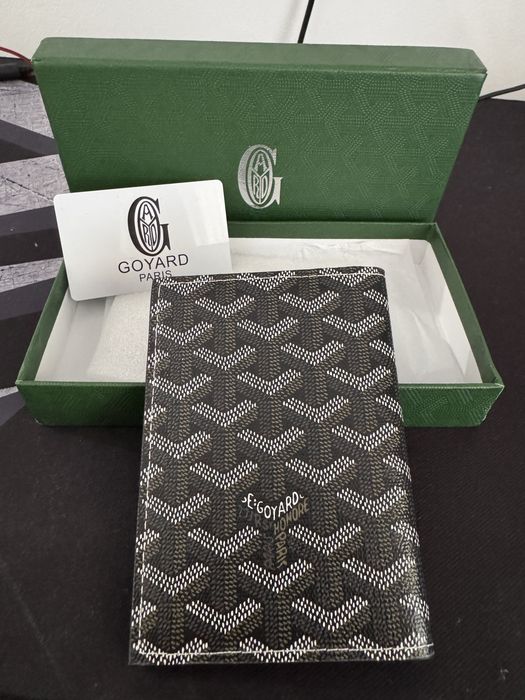 Portofel Vertical / Suport Pașaport Goyard Negru (Cutie Inclusă)