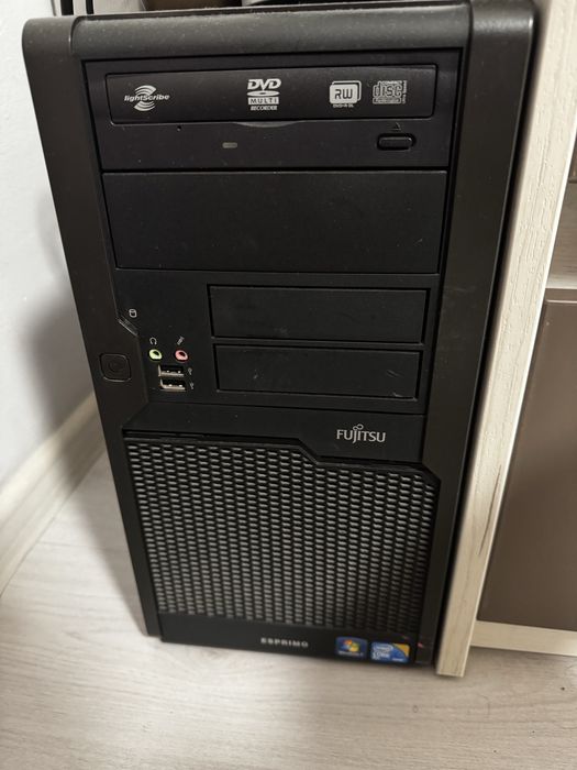 Компютър FUJITSU ESPRIMO P5730 E85+