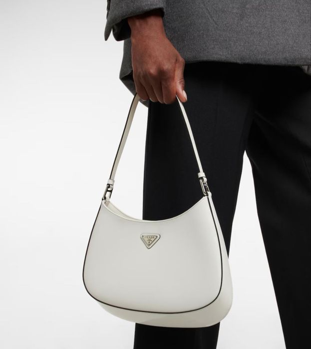 Prada Cleo чанта бяла