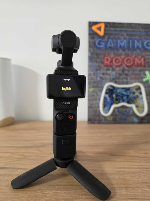 Vând DJI Osmo Pocket 3 Creator Combo, stare impecabilă (practic nou).