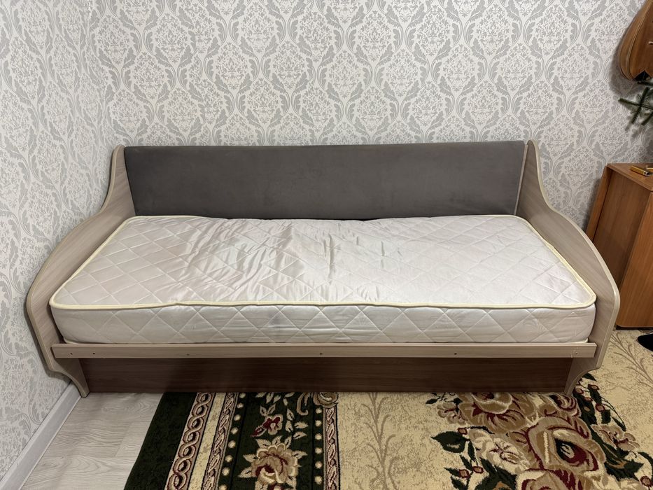 Продам кровать односпалка