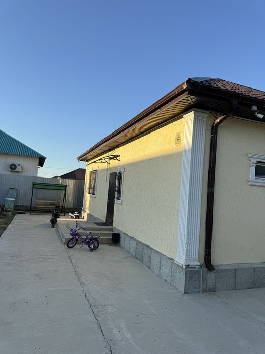 Продам дом 15*12 и с летной кухной с гаражем 18*5