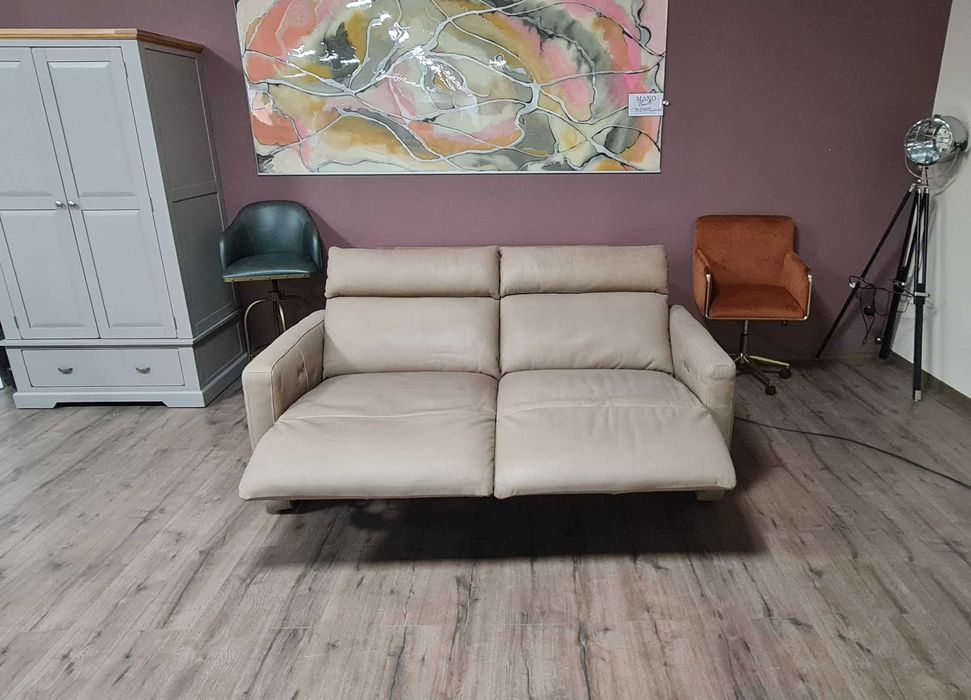 Италиански кожен диван тройка с електрически релаксиращ механизъм