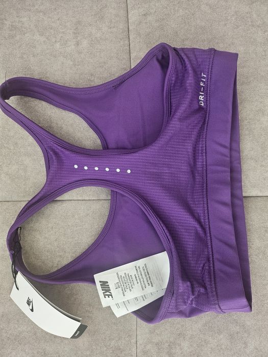 Дамски топове и потник Nike