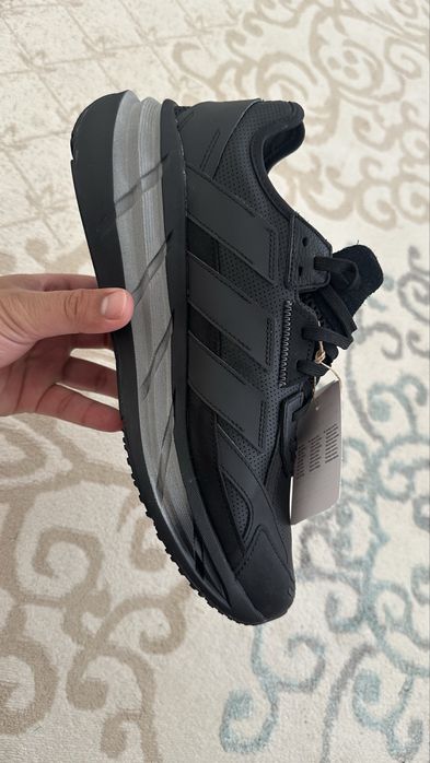 Адидас кроссовки