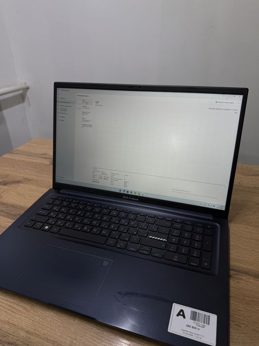 Ноутбук Asus VivoBook Пк: Intel core i7-13
