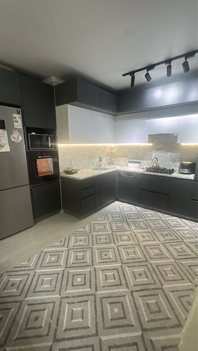 Продается 2-комнатная квартира