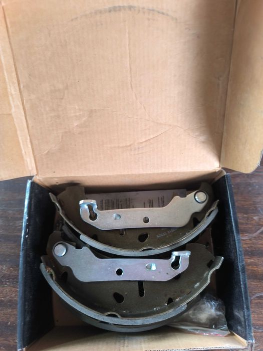 Продавам Накладки Нови.