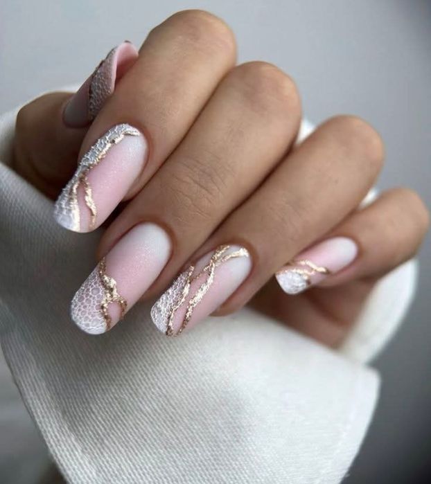 Unghii cu gel si oja semipermanenta și pedichiura estetica