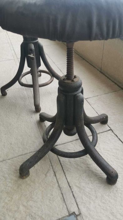 scaun taburet pian rotativ lemn curbat thonet