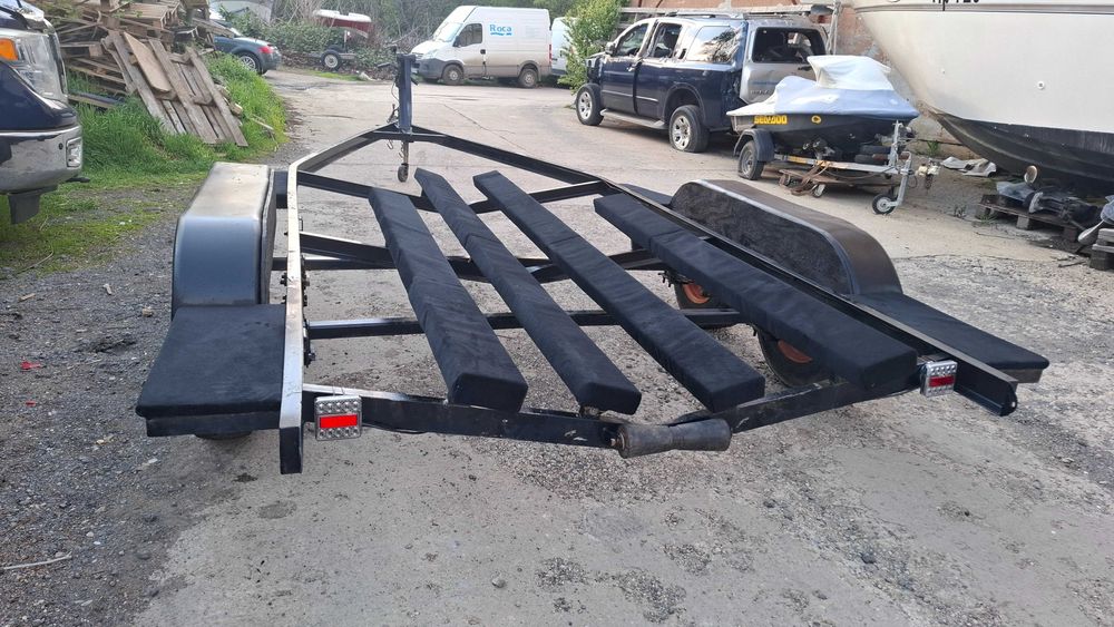 Колесари за лодки