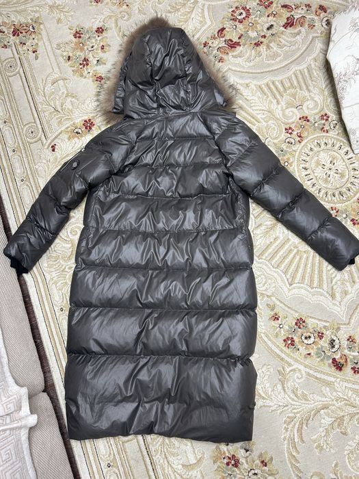 Зимний пуховик женский