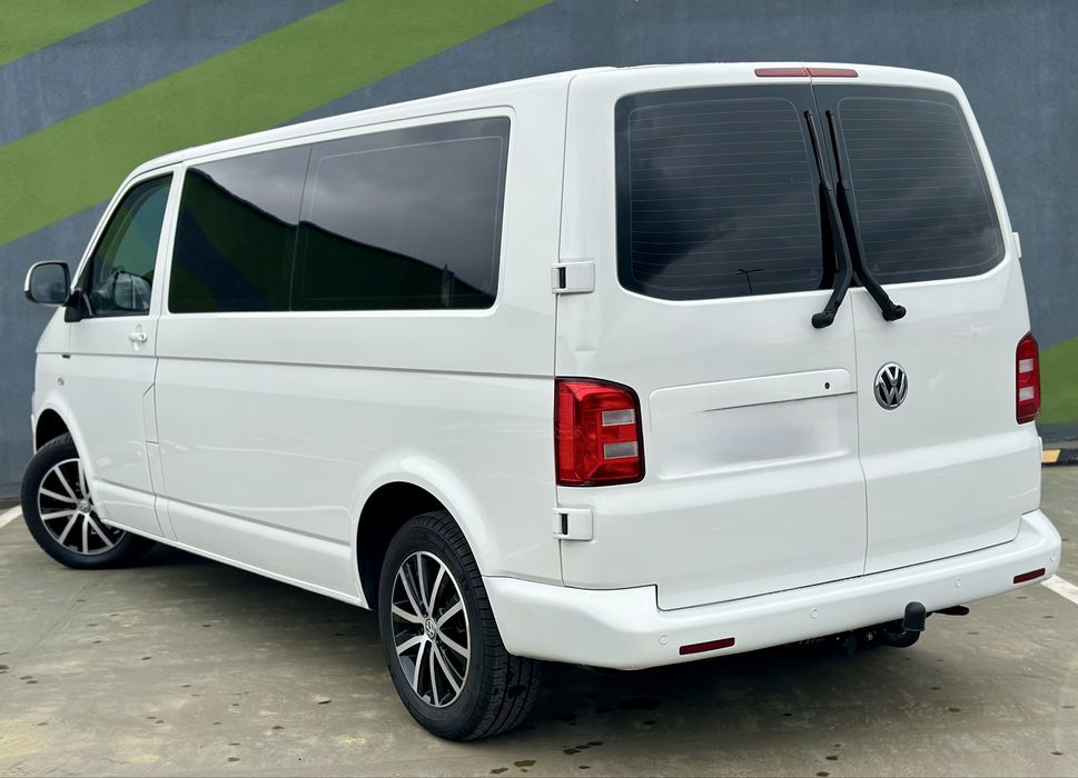 Inchiriez microbuz 8+1 locuri / rent a car /duba T5  caravelle