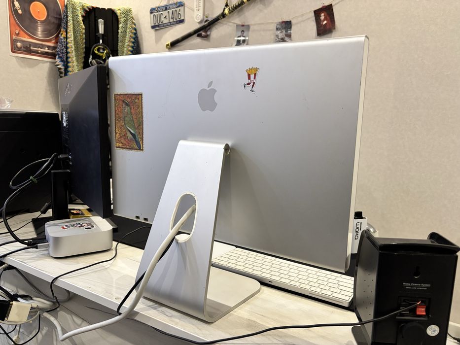 Apple cinema Display 20 inch