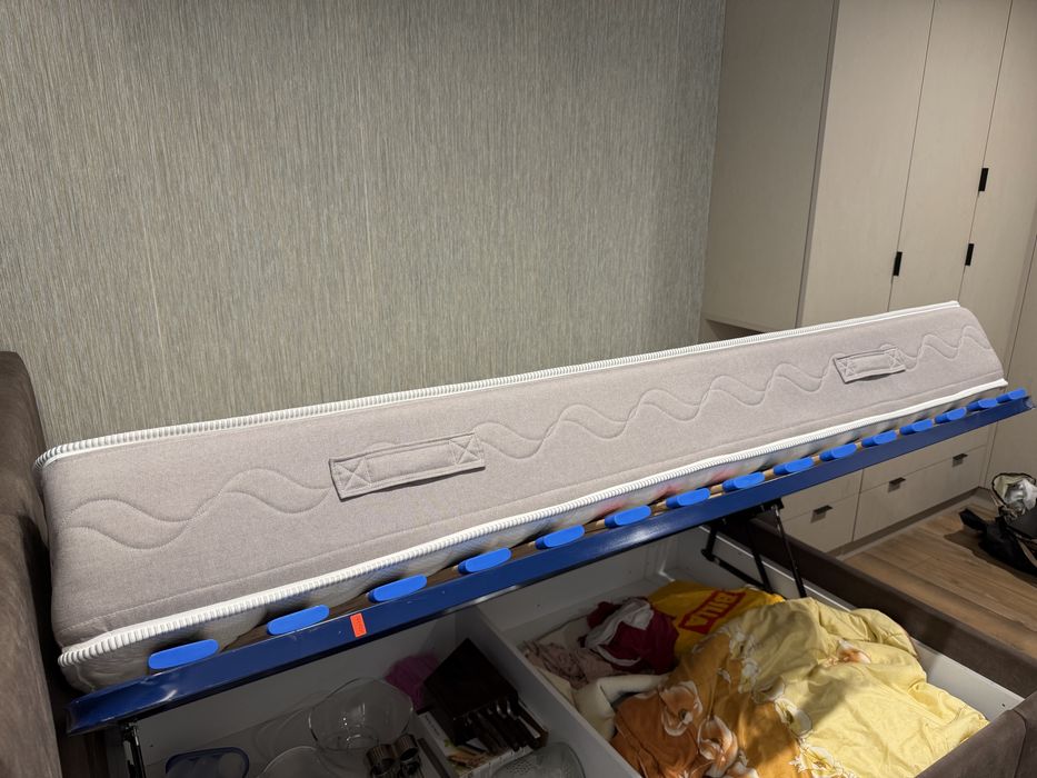 Спалня с матрак…Нова