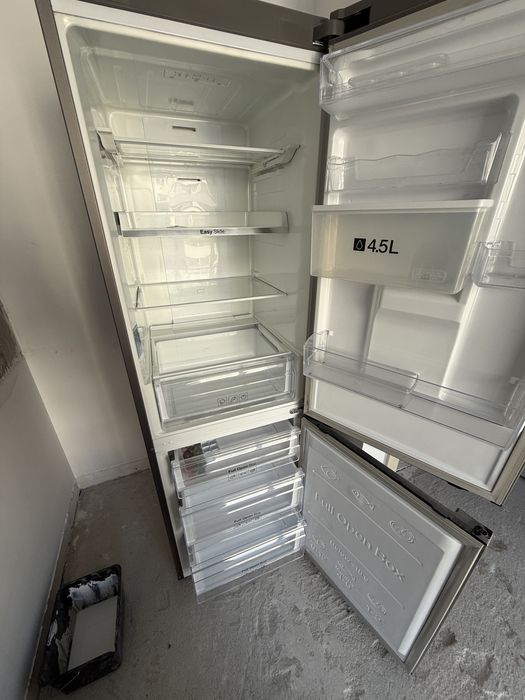 Combină frigorifică Samsung RB33J3830SA