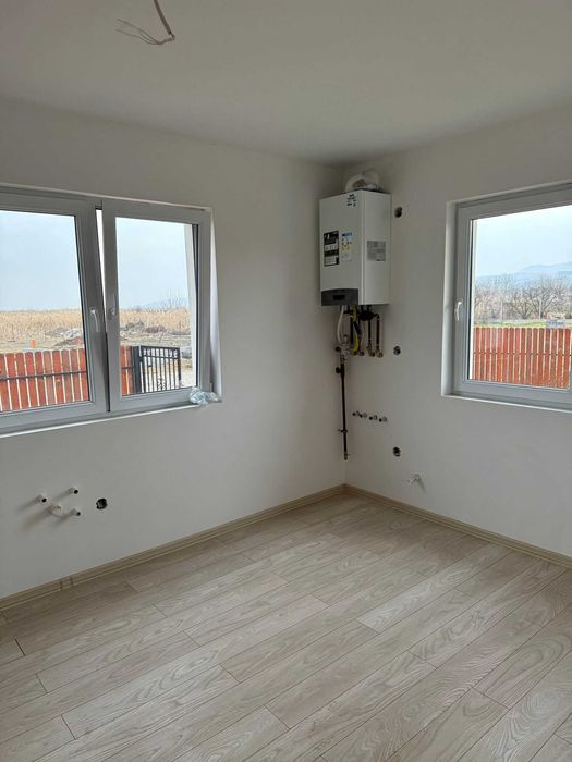 Vand casa noua 150 mp in Reghin