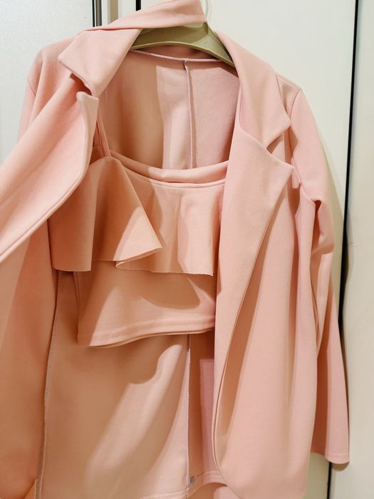 Елегантно костюмче за момиче от три части