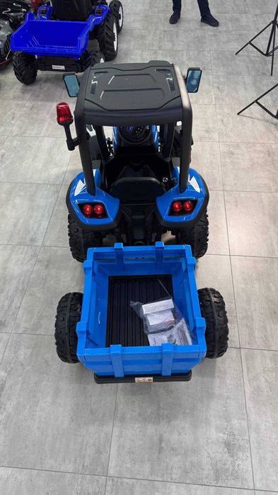 Bolalar mashinasi Traktor siniy traktor dostavka bor