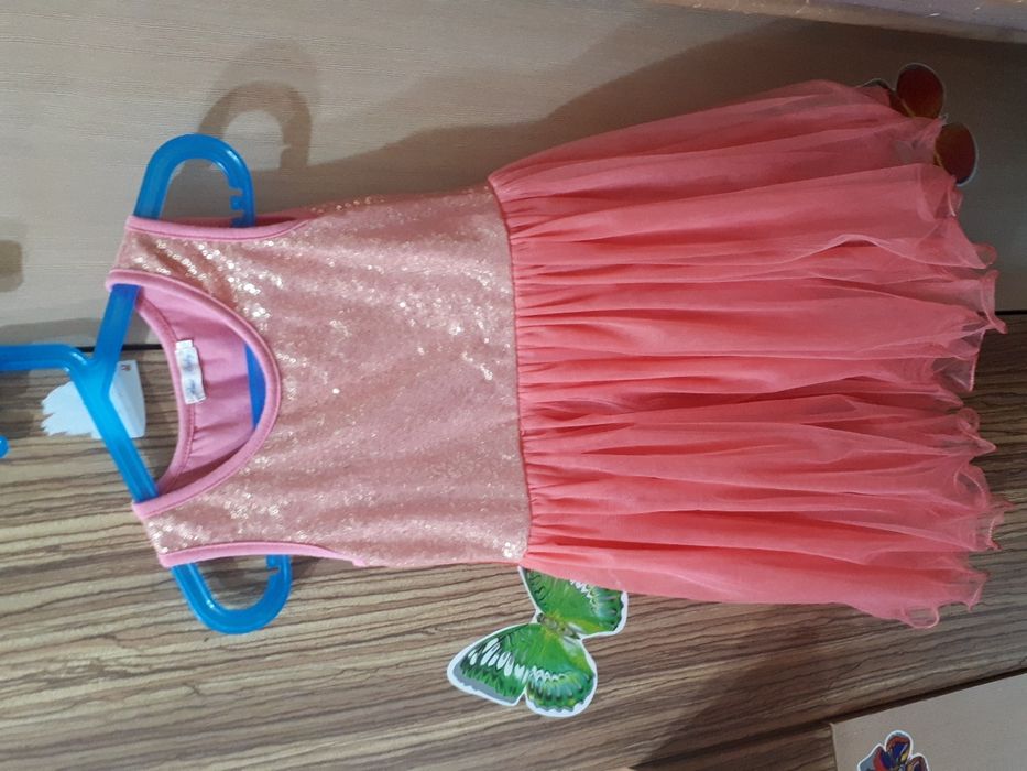 Продам праздничное платье