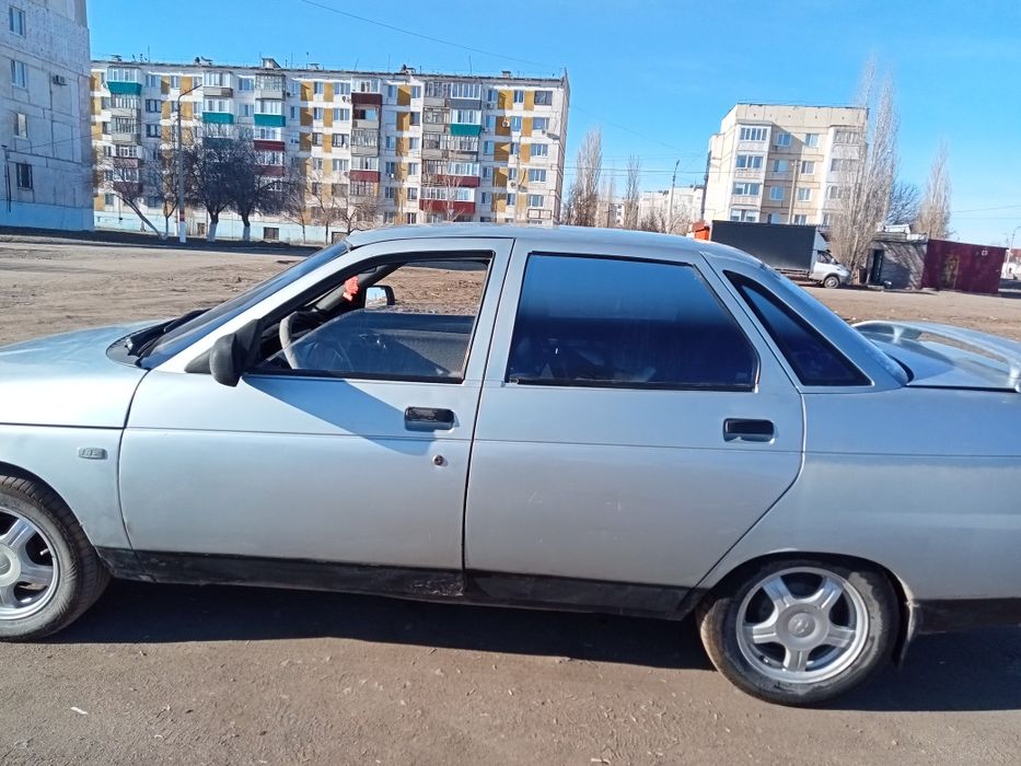 Машина лада 2110