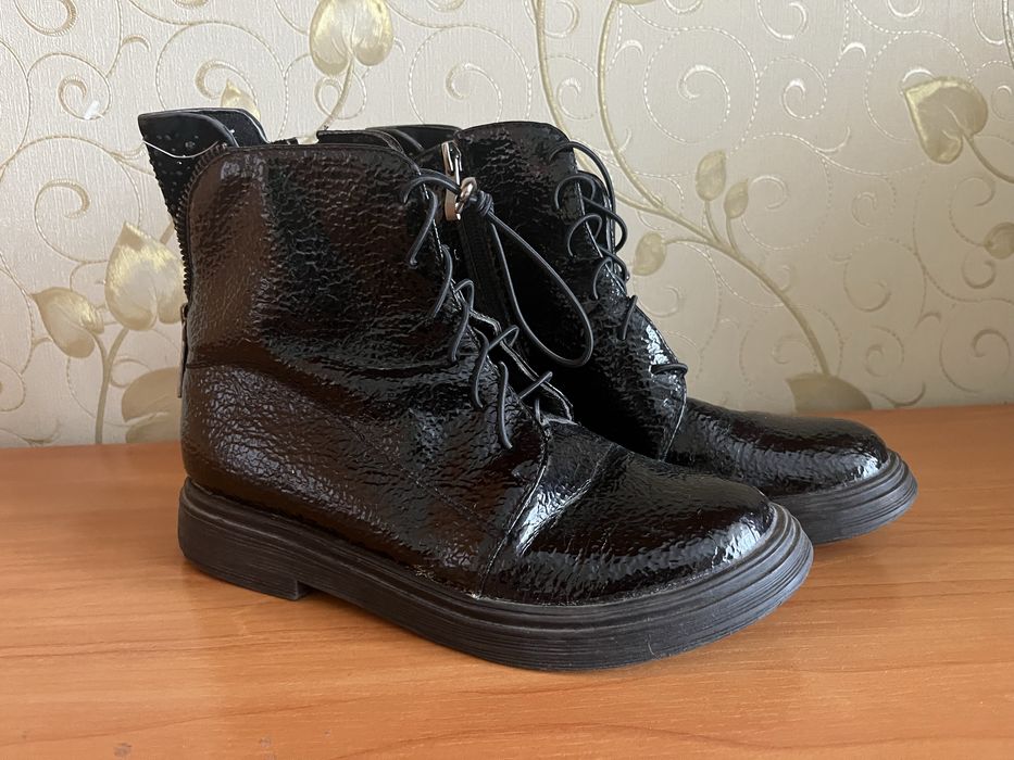 Продам ботиночки для девочки