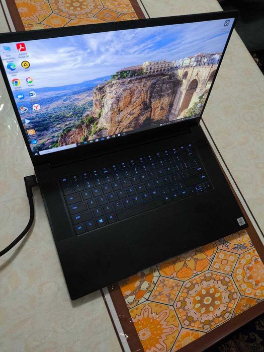 Ноут Razer Blade 15 Core i7-10750H  GTX 1660Ti  RAM:16 SSD256+SSD1000