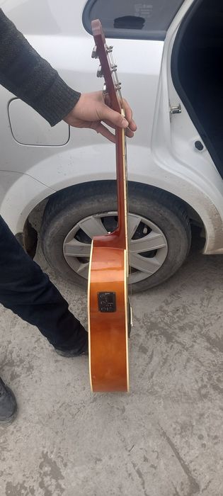 Gitaraga gap yoq xali yangi bir oy chalingan