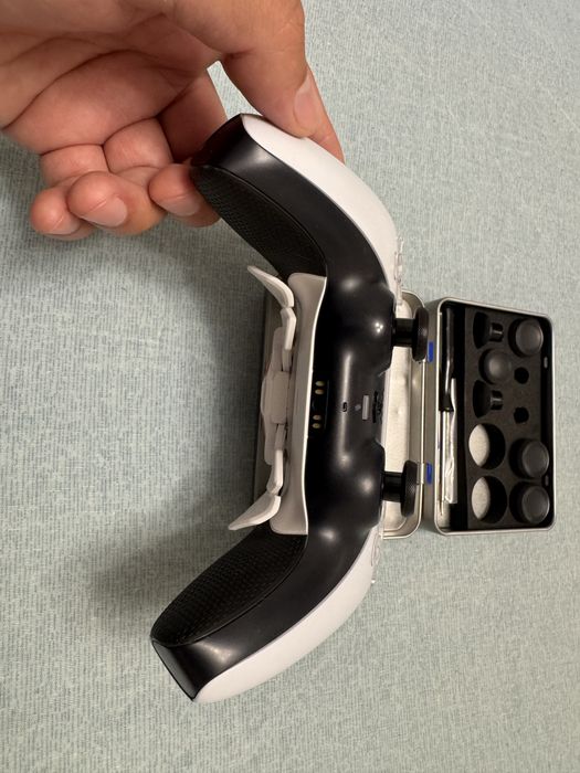 Продам геймпад камтомный dualsens