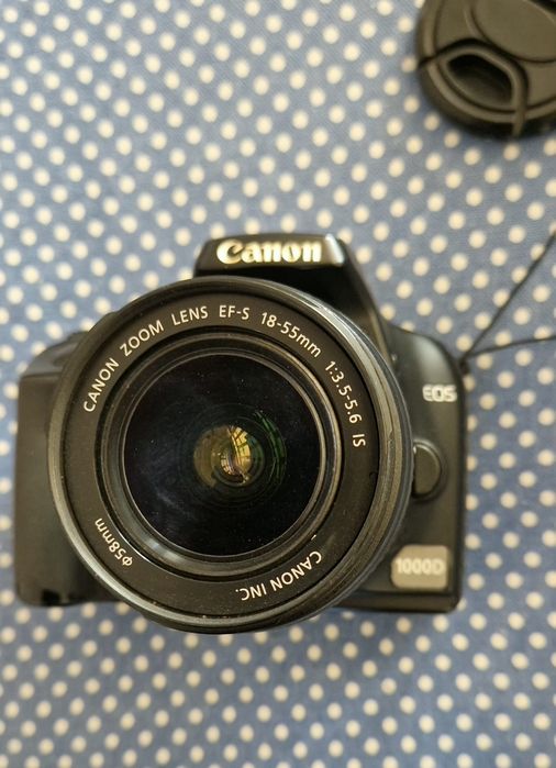 Фотоапарат Canon EOS 1000 D