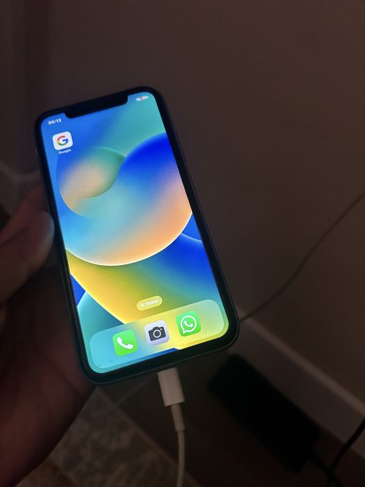 Iphone xr 64 gb  с научникам