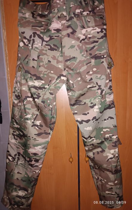 Продам костюм коммуфляжный