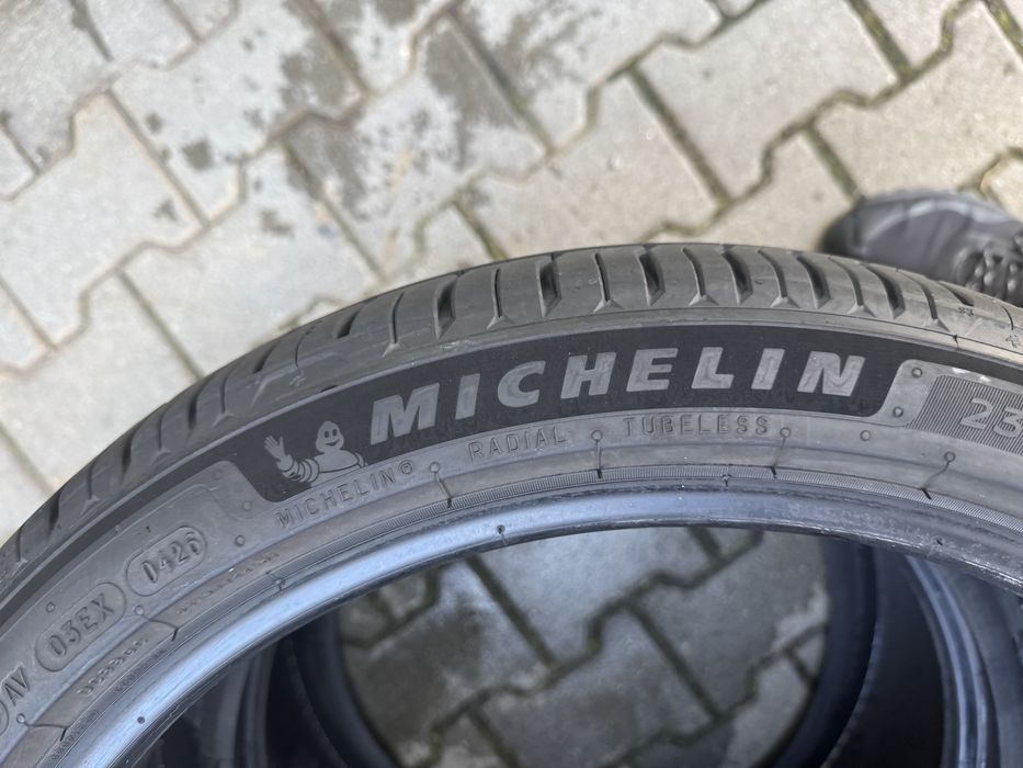 2бр Нови Летни Гуми Michelin 235/40/19 DOT2026г.
