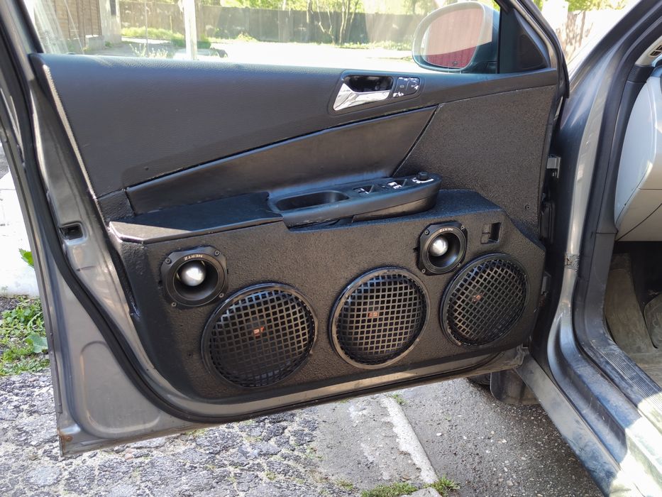 Car Audio Kicker solo x 18 hertz,Audison bit ten