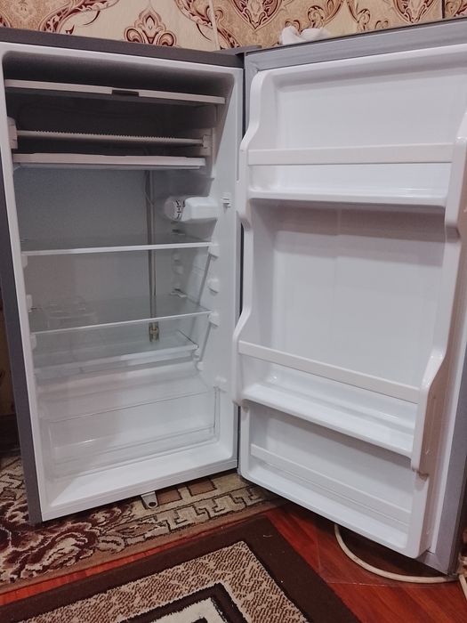 Premier xaladelnik sotiladi