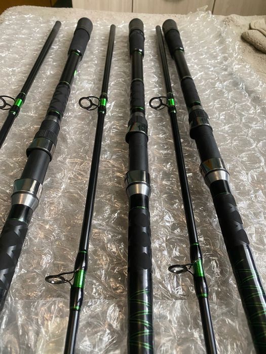 Продавам 3 броя пръчки Formax Huricane boat 2.40