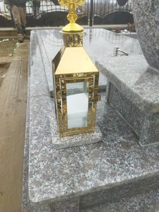 Construim ,cripte,cavouri ,borduri morminte