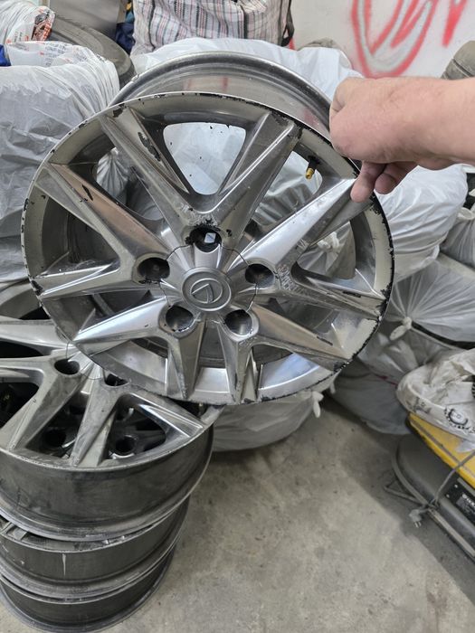 Диск 18 на лексус