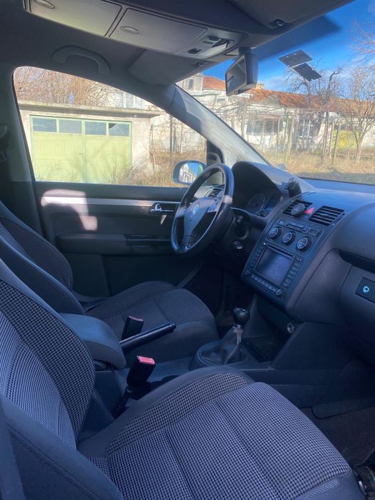 VW Touran на части