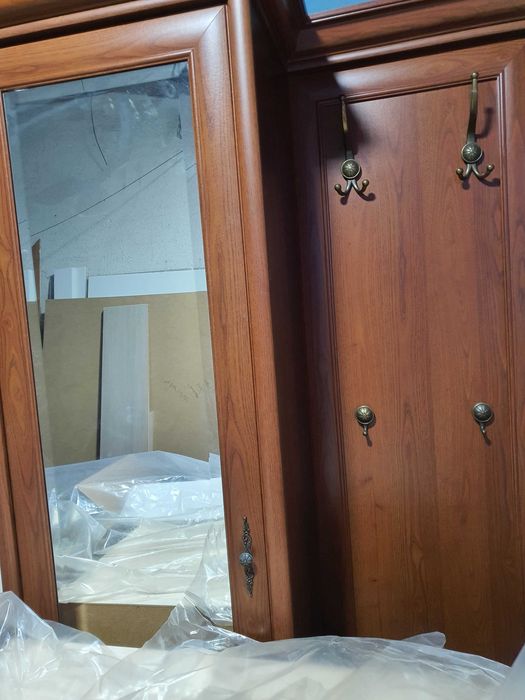 Продам шкаф в прихожки
