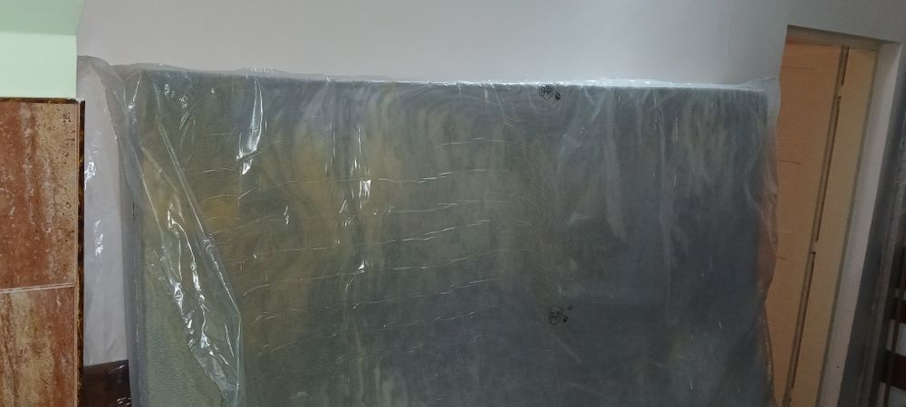 Saltea burete/spuma 180x200 grosime 20 cm Nouă