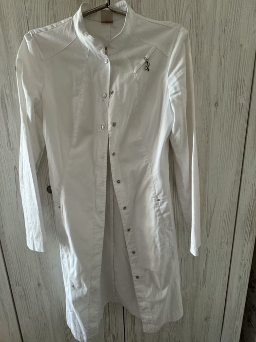 Продам медицинские халаты